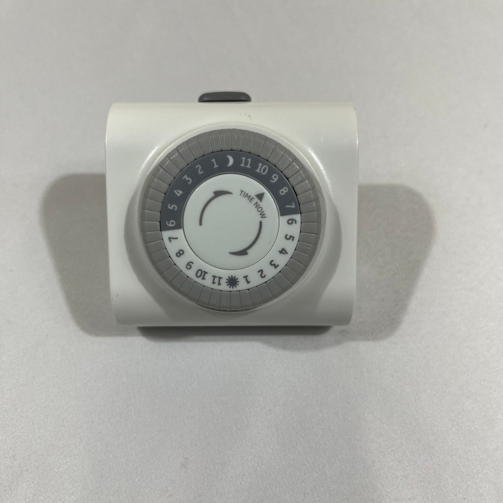 GE Basic Timer Indoor Mechanical 544068 White Grey 24-Hour Plug-In Switch